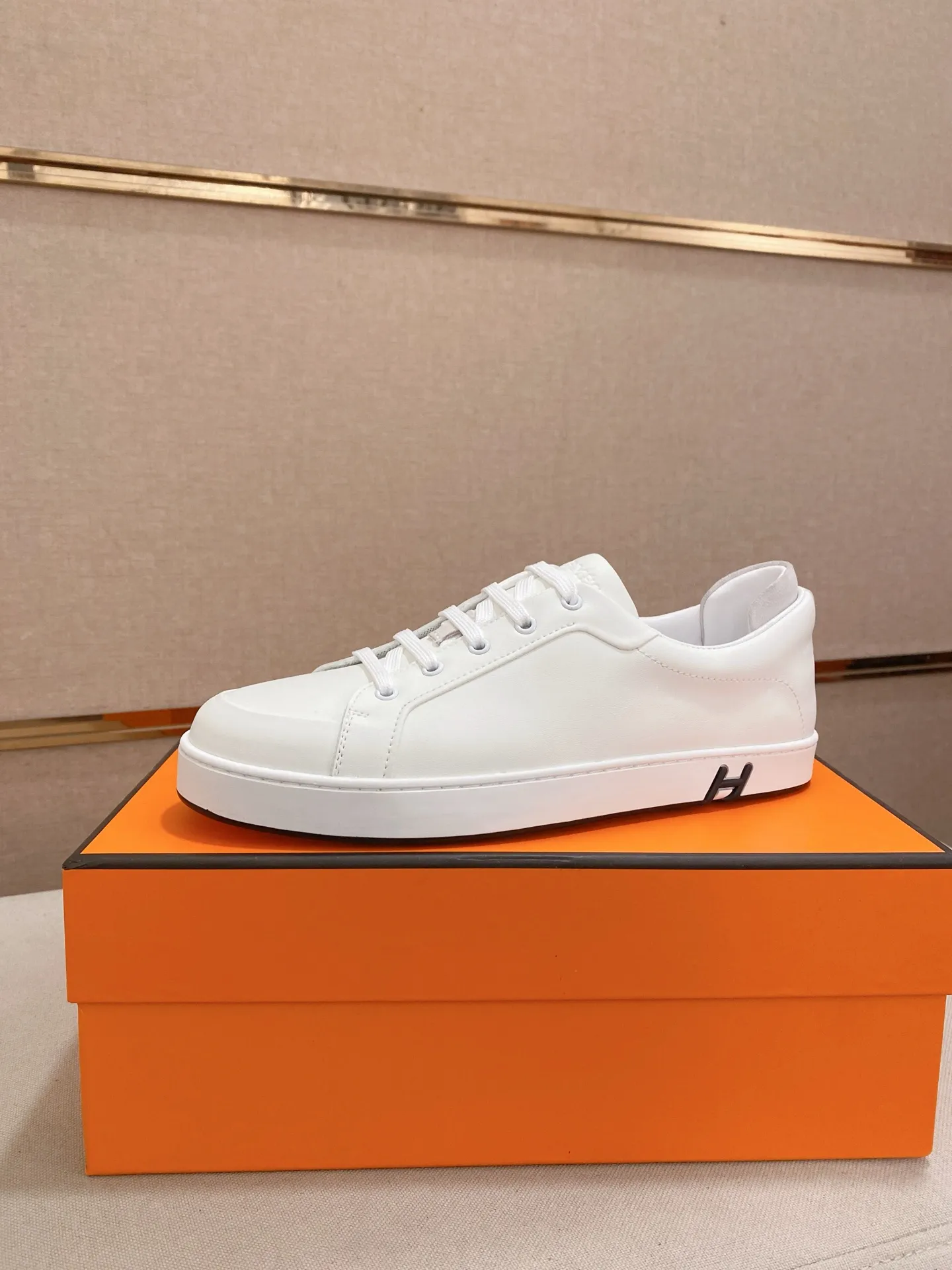 Men's clothing and shoes💰: 442💰《HERMES》【Classic original single version】Hermès; top 🔝purchase agent🔍🔍men's latest 🇺🇸 counter sales simultaneously, imported from Italy original ▲▲cowhide ▲▲ (high-end, nobility, class) ) Exquisite workmanship (Italian 🇮🇹 imported water-dyed 🐂 cowhide lining) sole: original sole provided by the original factory, ⚠️exclusive double-layer activity·TPR·rubber·combined molded outsole; super comfortable·wear-resistant·non-slip·environmental protection The real thing is more beautiful if you take the real thing (high quality, follow the order). You can enter and exit the counter at will * Number of yards: 38-44 (45 can be customized and cannot be returned or exchanged)
